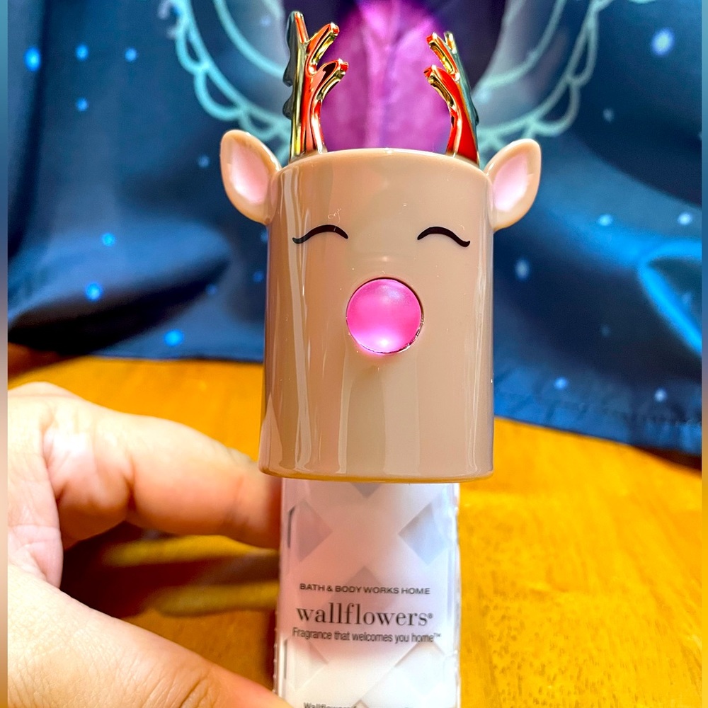 Christmas Wallflower